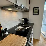 Mosel - Netflix - Modern & Zentral *
