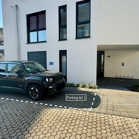 Mosel - Netflix - Parking