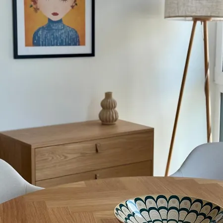 Mosel - Netflix - Modern & Zentral * Schweich