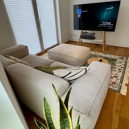 Mosel - Netflix - Modern & Zentral Schweich