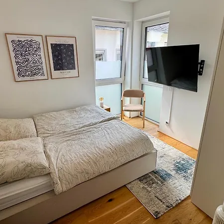Mosel - Netflix - Parking Apartment
