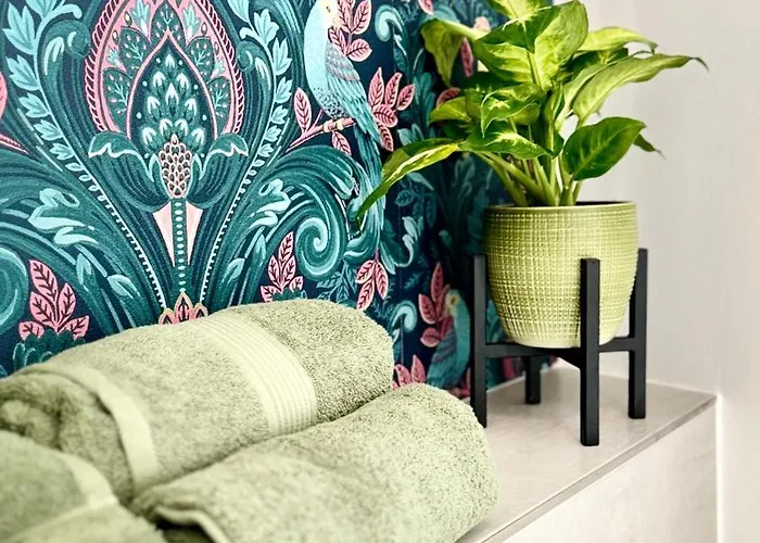 Mosel - Netflix - Modern & Zentral *