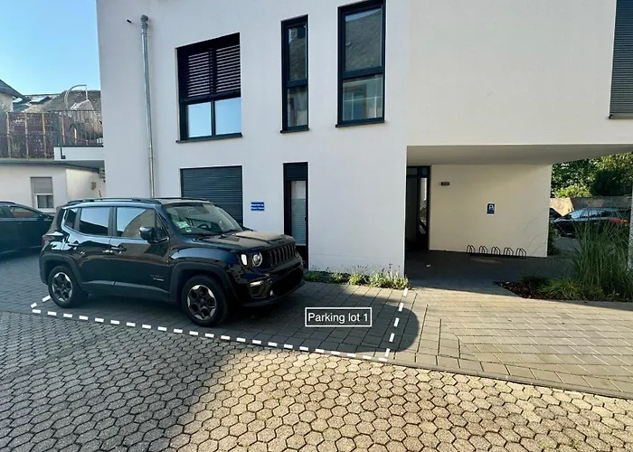 Mosel - Netflix - Modern & Zentral